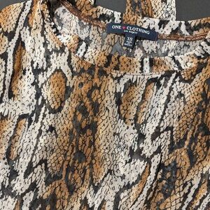One Clothing Women's Snake Print Top - Tan and Black